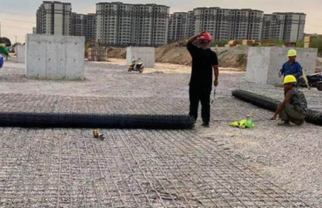 莆田土工格栅铺设前地基要怎么处理？